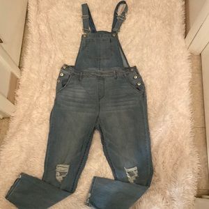 Woman’s overalls large 11/13